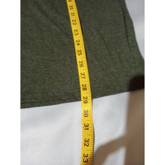 Mad Engine Legend Santa Holding A Boom Box Graphic Tee Size Large Gray - Picture 6 of 8